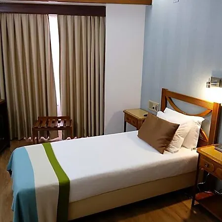 Dona Sofia Hotel 3*