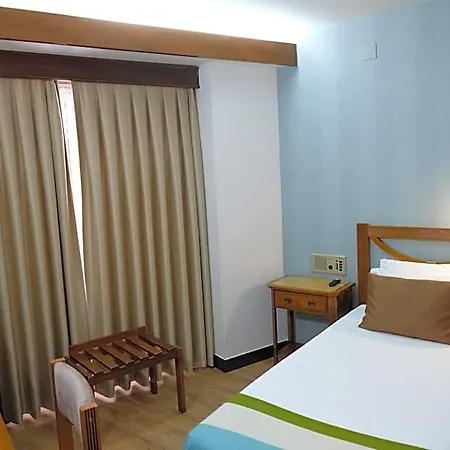 Dona Sofia Hotel 3*