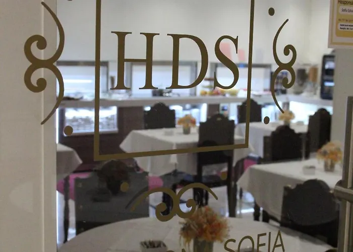 Dona Sofia فندق 3*